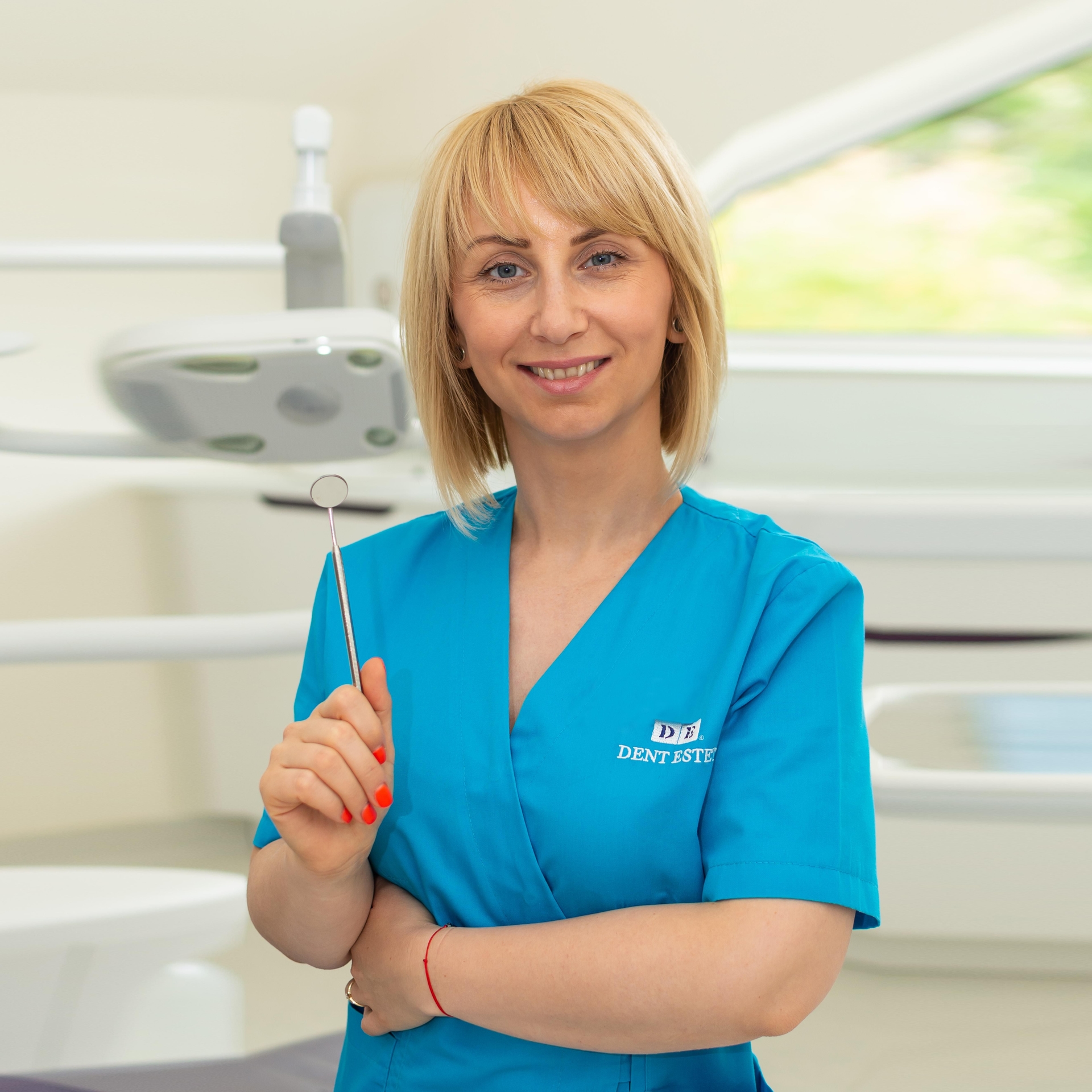 Dentist Sibiu - Dr. Ana Kertesz, medic specialist estetică dentară.