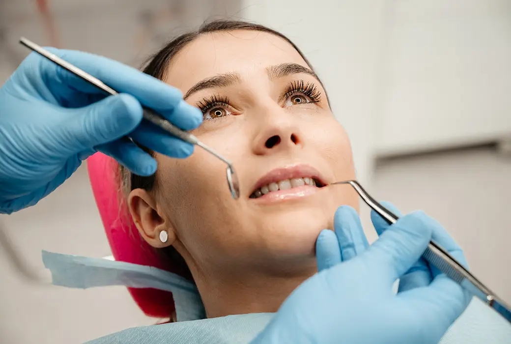 Pacient în cabinetul DENT ESTET