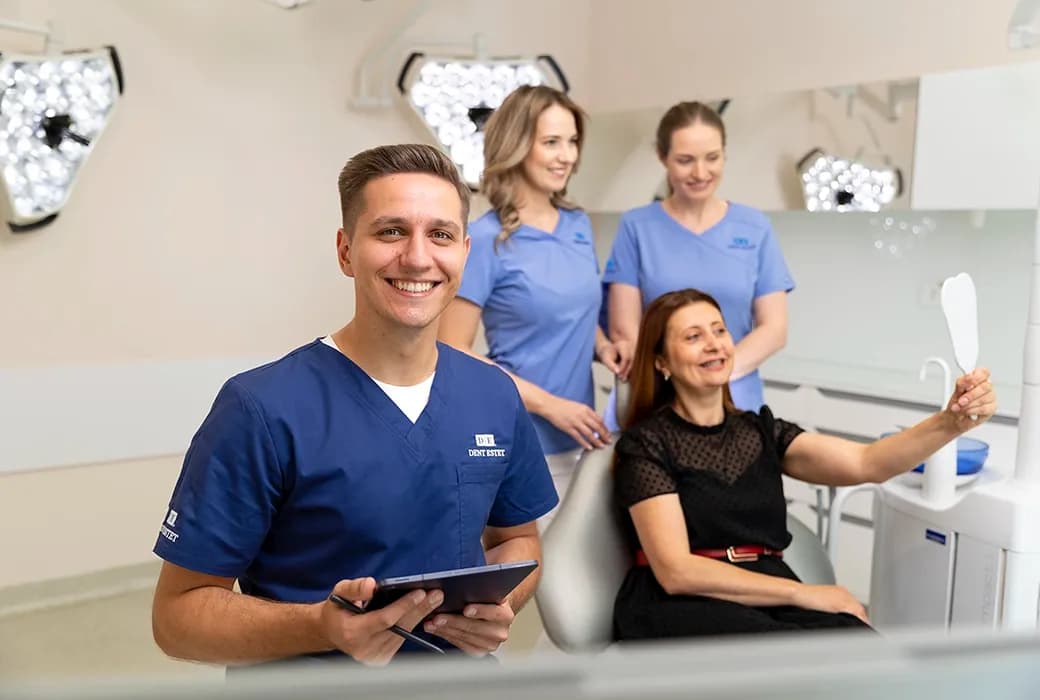 Medici si pacient DENT ESTET Bucuresti