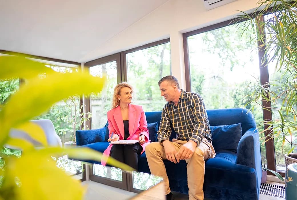 Pacient in receptia clinicii DENT ESTET Bucuresti Primaverii