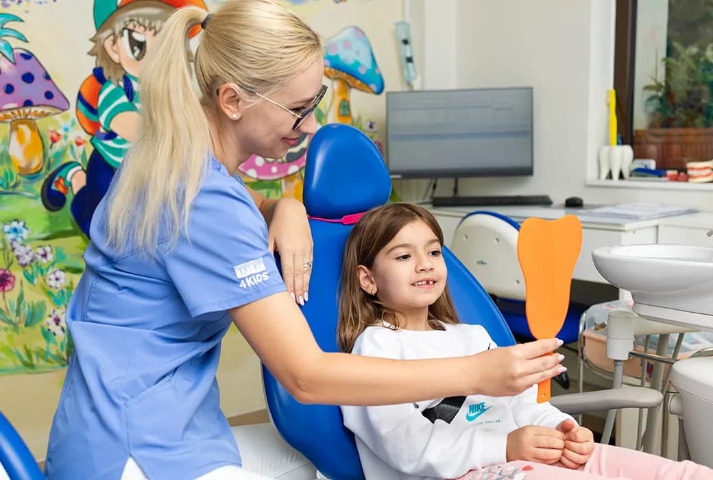 Medic si pacient DENT ESTET 4 KIDS Bucuresti