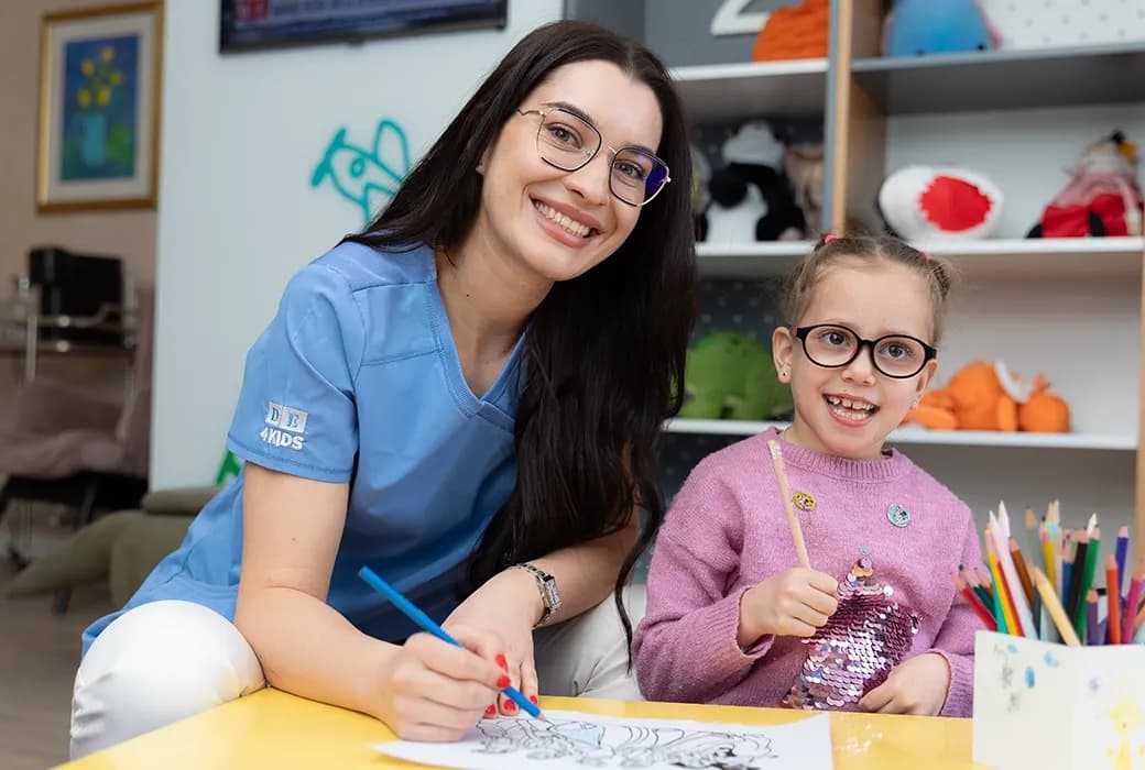 Medic si pacient DENT ESTET 4 KIDS Bucuresti