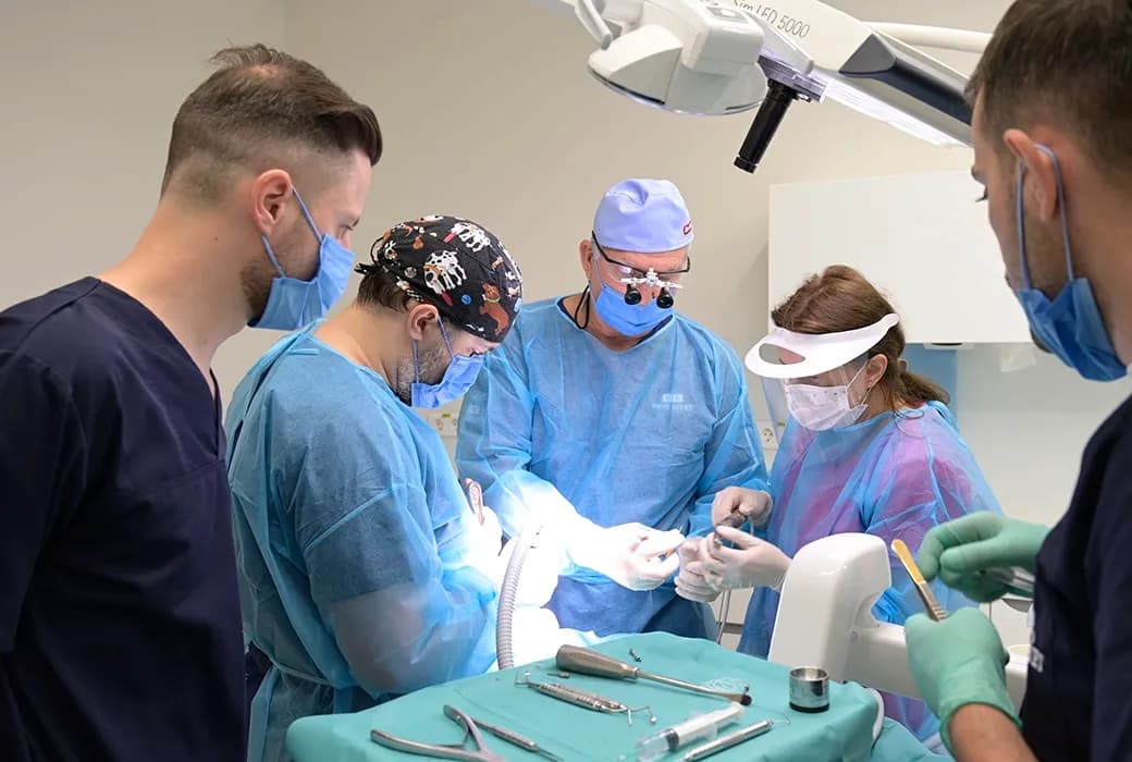 Interventie chirurgicala DENT ESTET Bucuresti