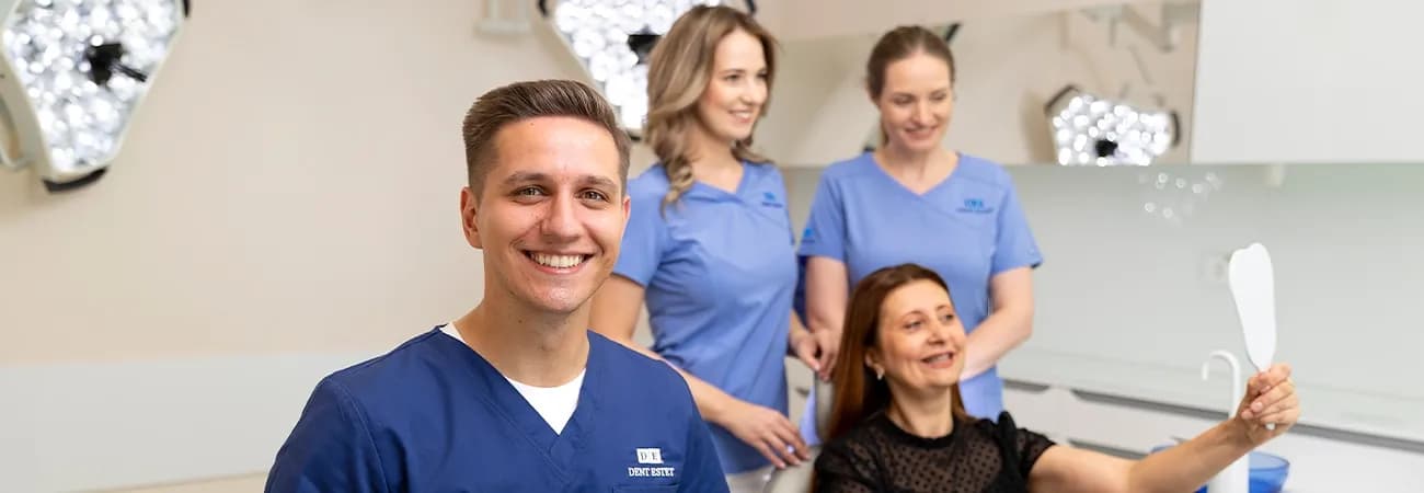 Echipa si pacient clinica stomatologica DENT ESTET Bucuresti