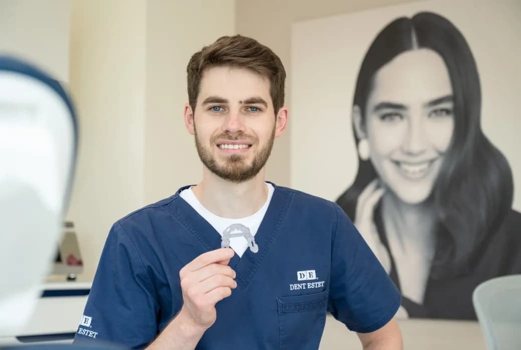 Medic implantolog DENT ESTET Oradea