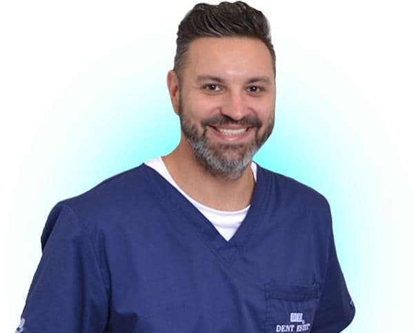 Dentist Brașov - Dr. Catalin Fanaru, medic specialist endodonție microscop.