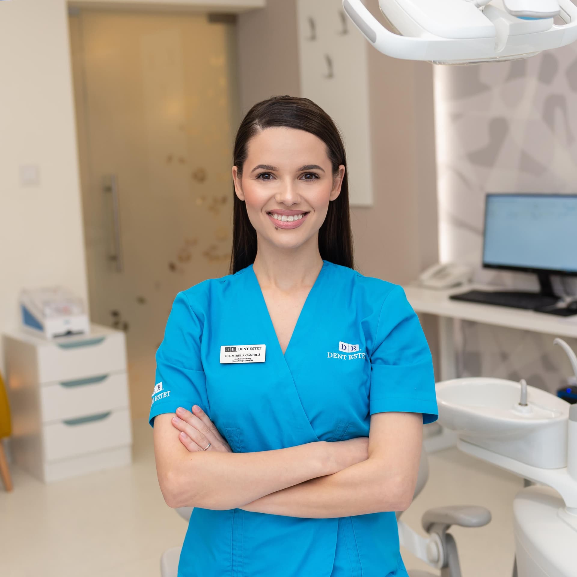 Dentist Sibiu - Dr. Mirela Gândilă, medic stomatolog estetică dentară.