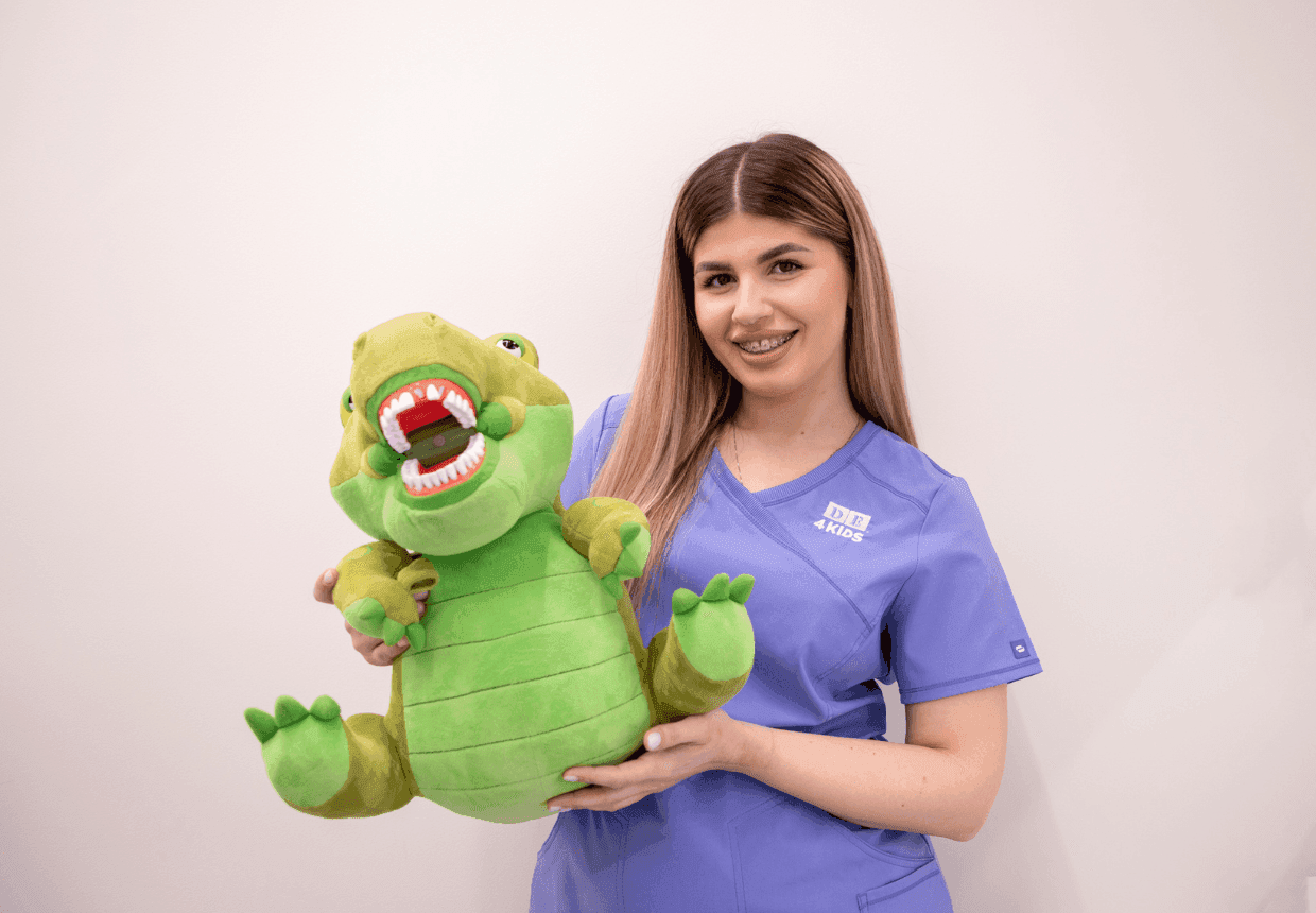 Dr. Anita Nicolae - medic stomatolog pediatru Craiova