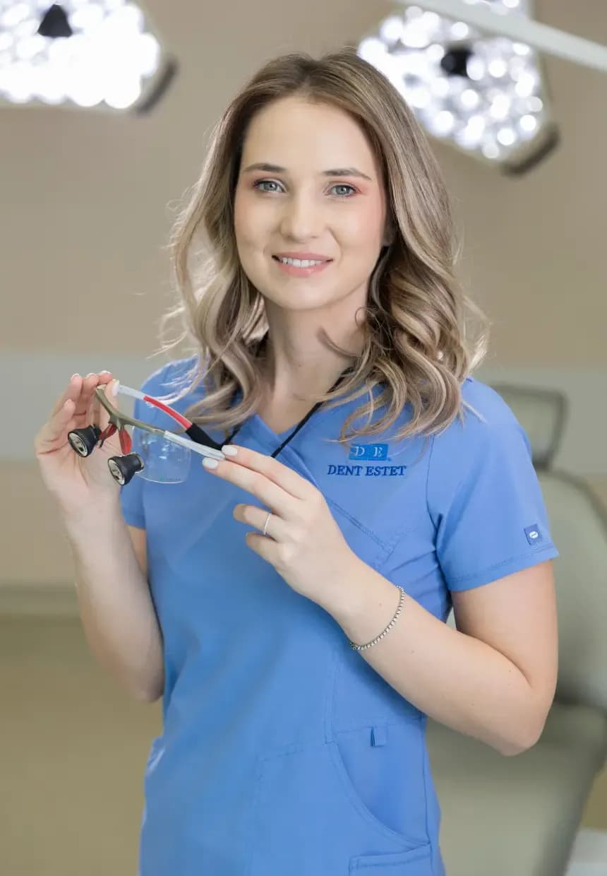 Dr. Silvia Zaharii | Medic specialist Protetica Dentară | DENT ESTET