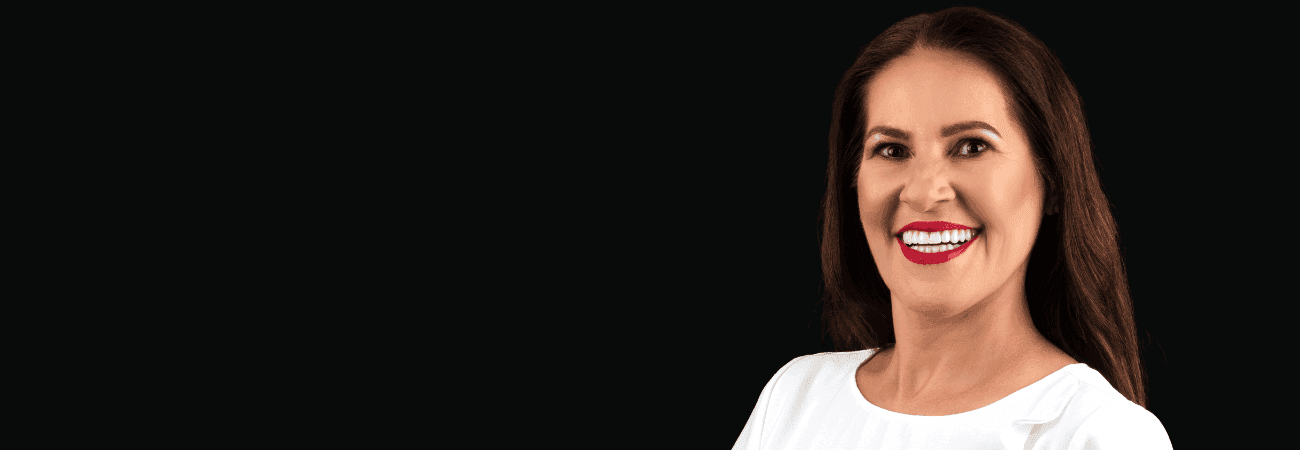 Zambet Teofilia K | Transformare cu implant dentar All-on-4