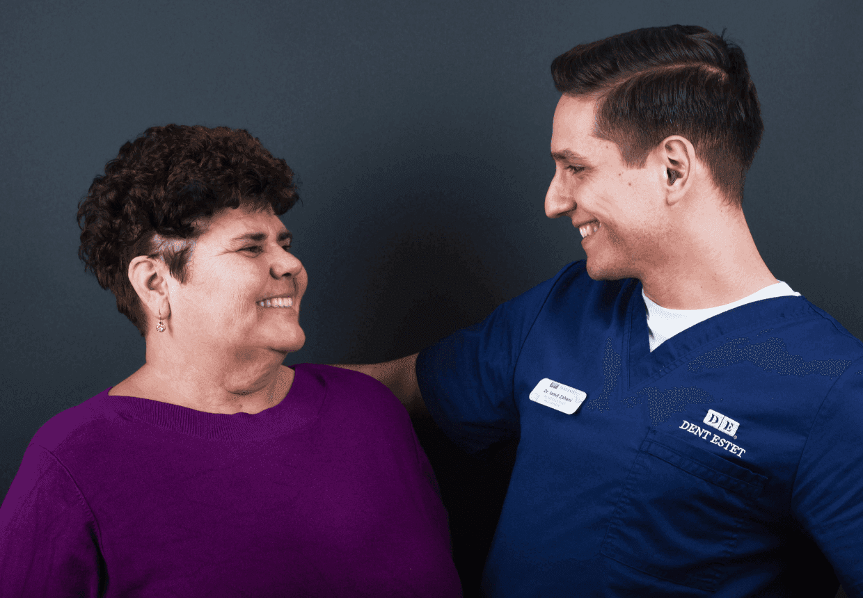 Medic DENT ESTET si pacienta cu proteza fixa totala All-on-4