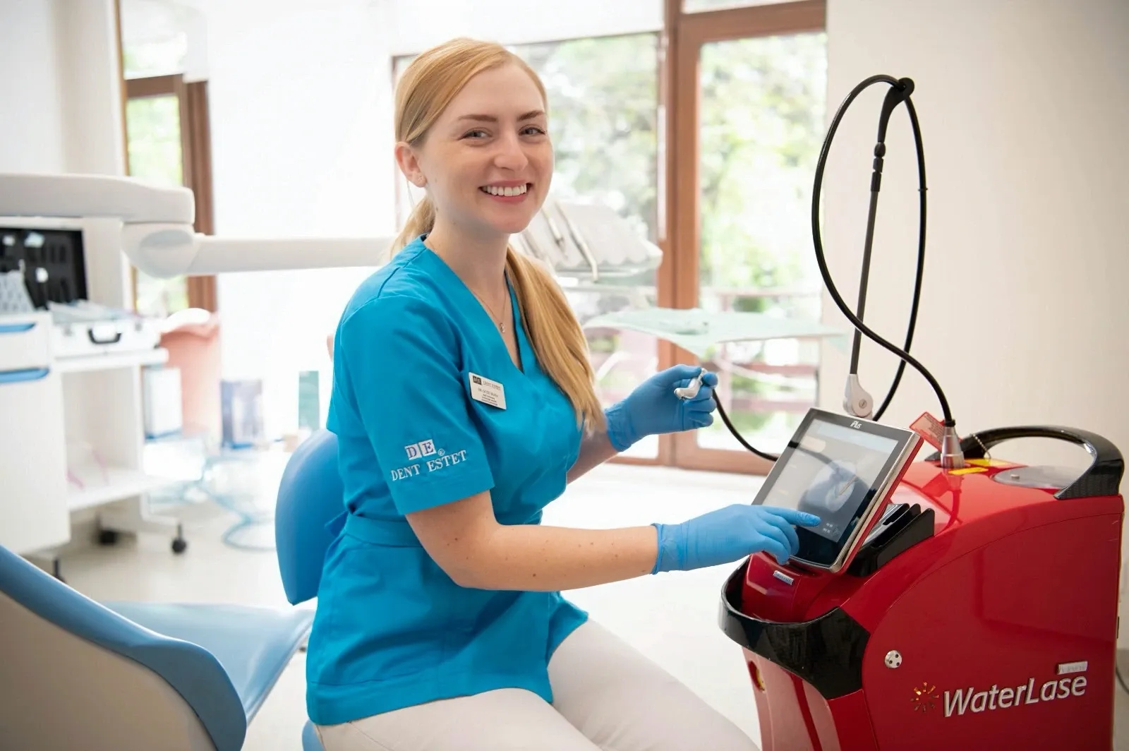 Medic parodontolog București - DENT ESTET