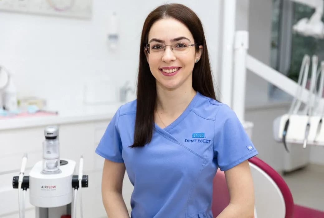 Dr. Irina Popa - Medic Parodontolog