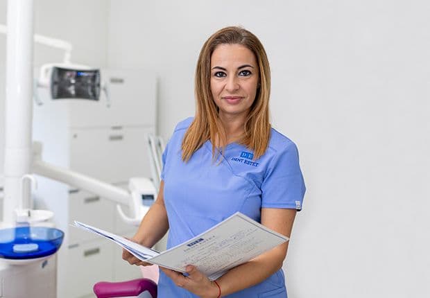 Dentist București - Dr. Luciana Șandru, medic estetică dentară.