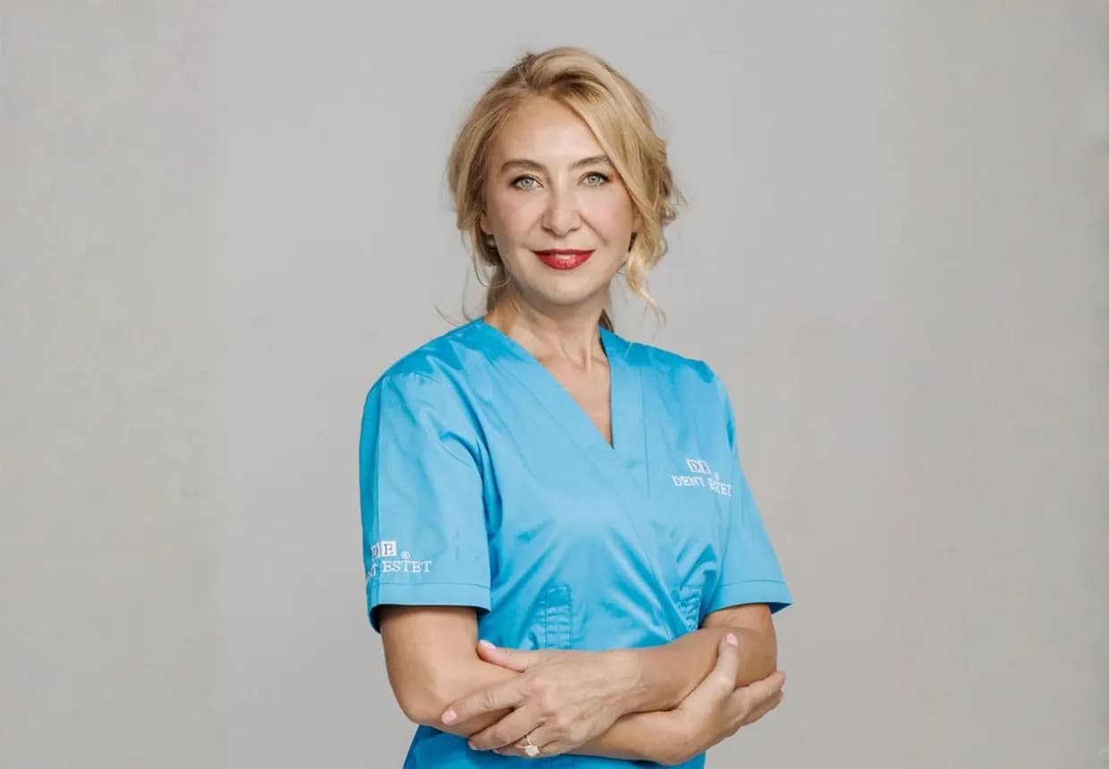 Dentist Brașov - Dr. Codruța Ciurescu, medic specialist chirurgie, implantologie și parodontologie.