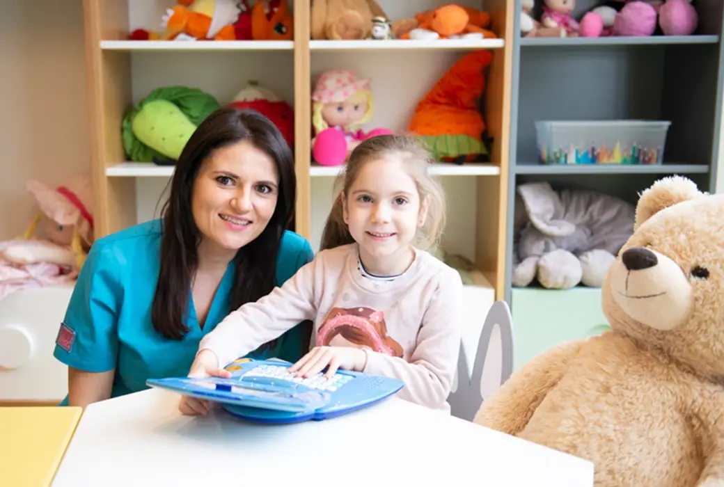 Dr. Irina Morariu: “Cred că să zâmbești și să râzi este un prim contact important cu copiii”