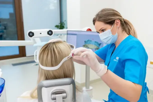 Scanerul ocluzal Modjaw 4D ajută la personalizarea gutierei pentru bruxism.