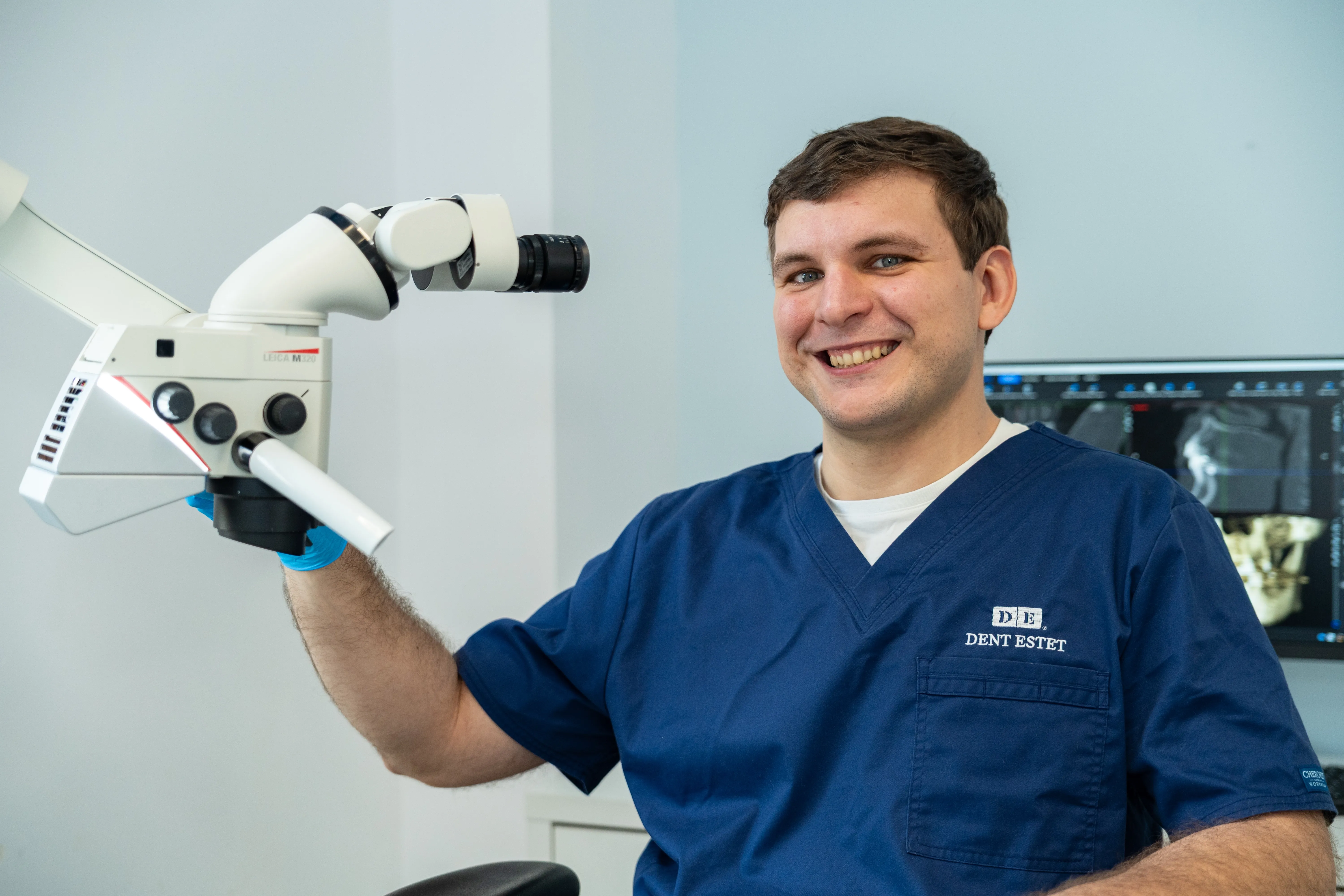 Dr. Mihai Corui - specializat în endodonție, face parte din echipa DENT ESTET Arad.