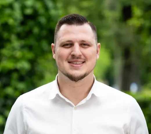 Adrian Popa - Dental Office Manager DENT ESTET 4 TEENS