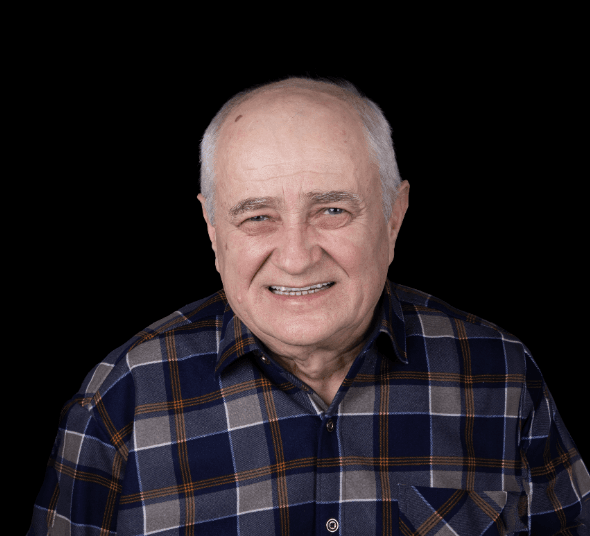 Pacientul Gheorghe G. după tratamentul cu implant dentar Straumann® Pro Arch și lucrare fixă pe implanturi