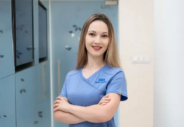 Dr. Bianca Spătaru este medic stomatolog în echipa clinicii DENT ESTET Sibiu.