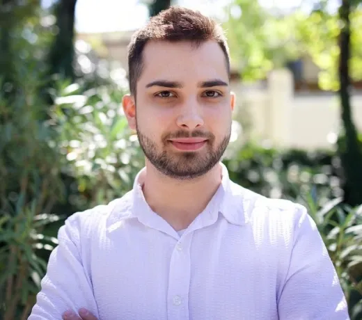 Ilie Naroș – Dental Office Manager at DENT ESTET, 98 Aviatorilor