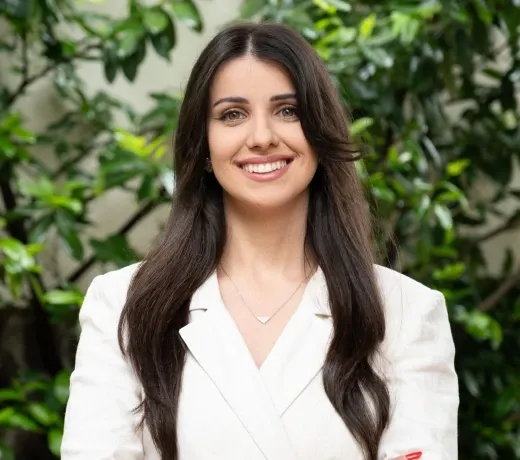 Larisa Fârțonea - Dental Office Manager clinica stomatologica DENT ESTET Sibiu