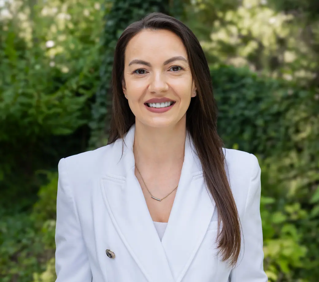 Laura Moldoveanu - Dental Office Manager Aviatorilor 15