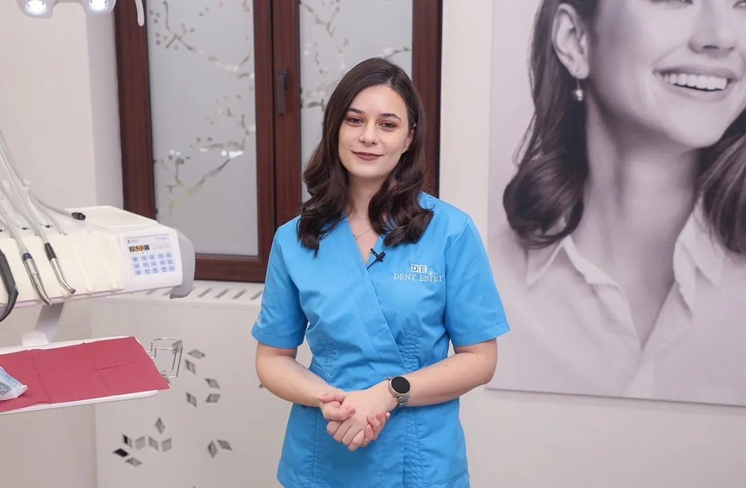 Medic chirurgie dento-alveolara in cabinet stomatologic