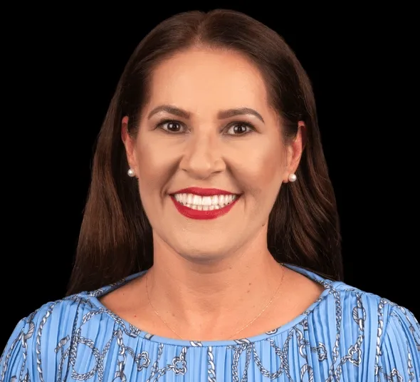 Pacienta dupa tratament cu implant dentar All-on-4